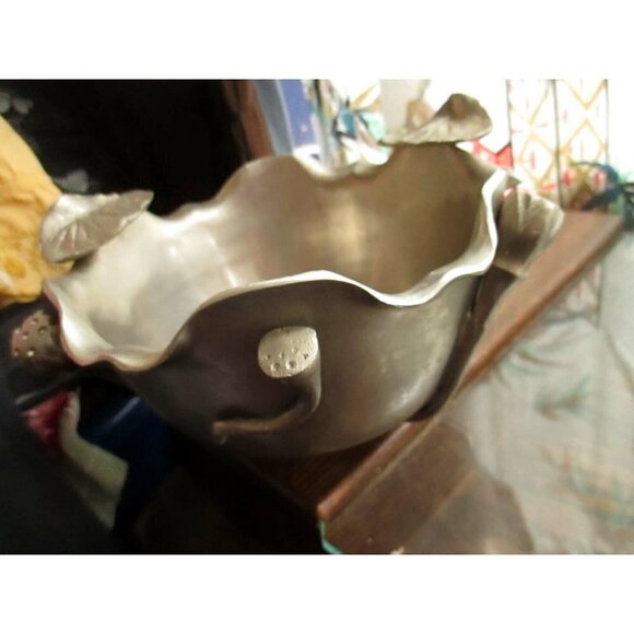 "GOLD AND SILVER" Temple Bowl Hong Horizons Lily Pads motif 2.5 lbs 8" bxd - Picture 5 of 9